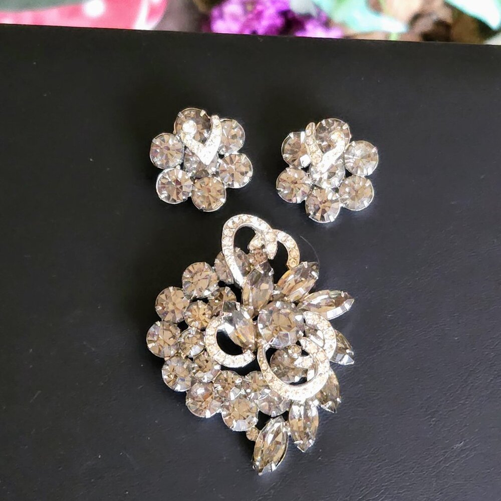 Vintage Weiss Signed Black Diamond Rhinestone Brooch & Earring Set